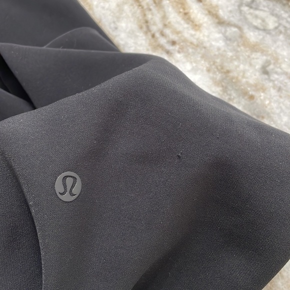 Lululemon On the Fly 7/8 Black Woven Pants Size 4 Office Casual Travel 27" - Picture 15 of 16